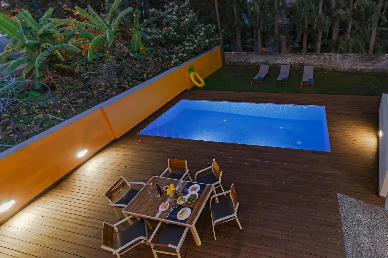 The Yellow House By Lovelystay Funchal  Portugal