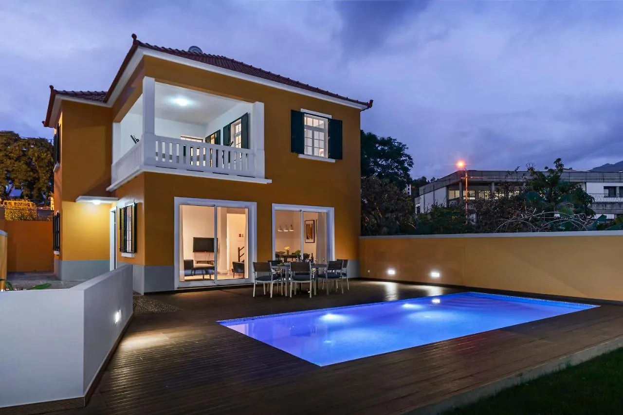 The Yellow House By Lovelystay Funchal  0*, Funchal (Madeira)