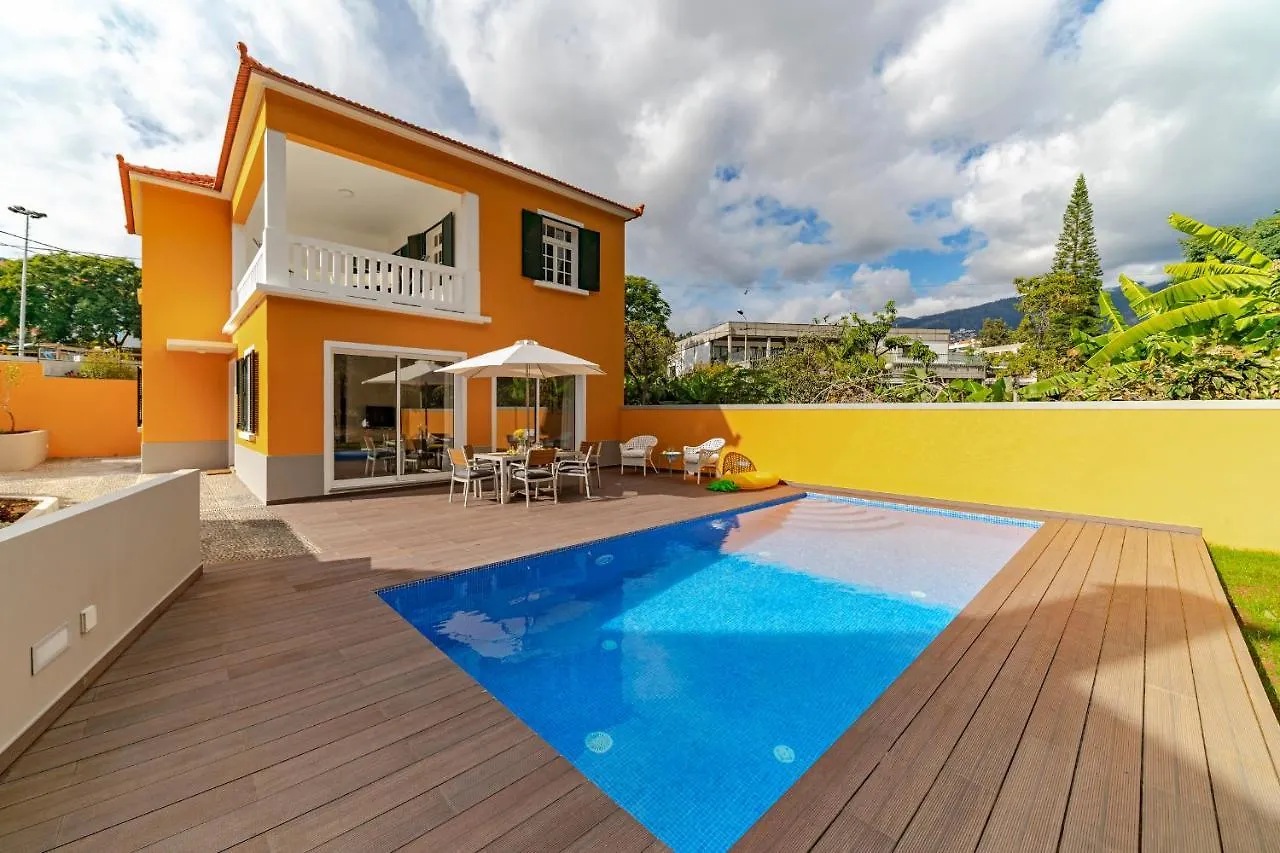 The Yellow House By Lovelystay Funchal