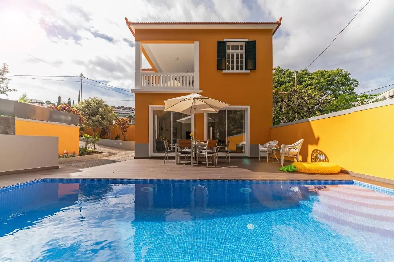 The Yellow House By Lovelystay Funchal  Feriehus